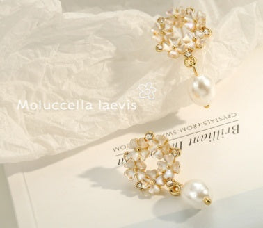 Four-Leaf Clover Petal Earrings Starry With Diamonds